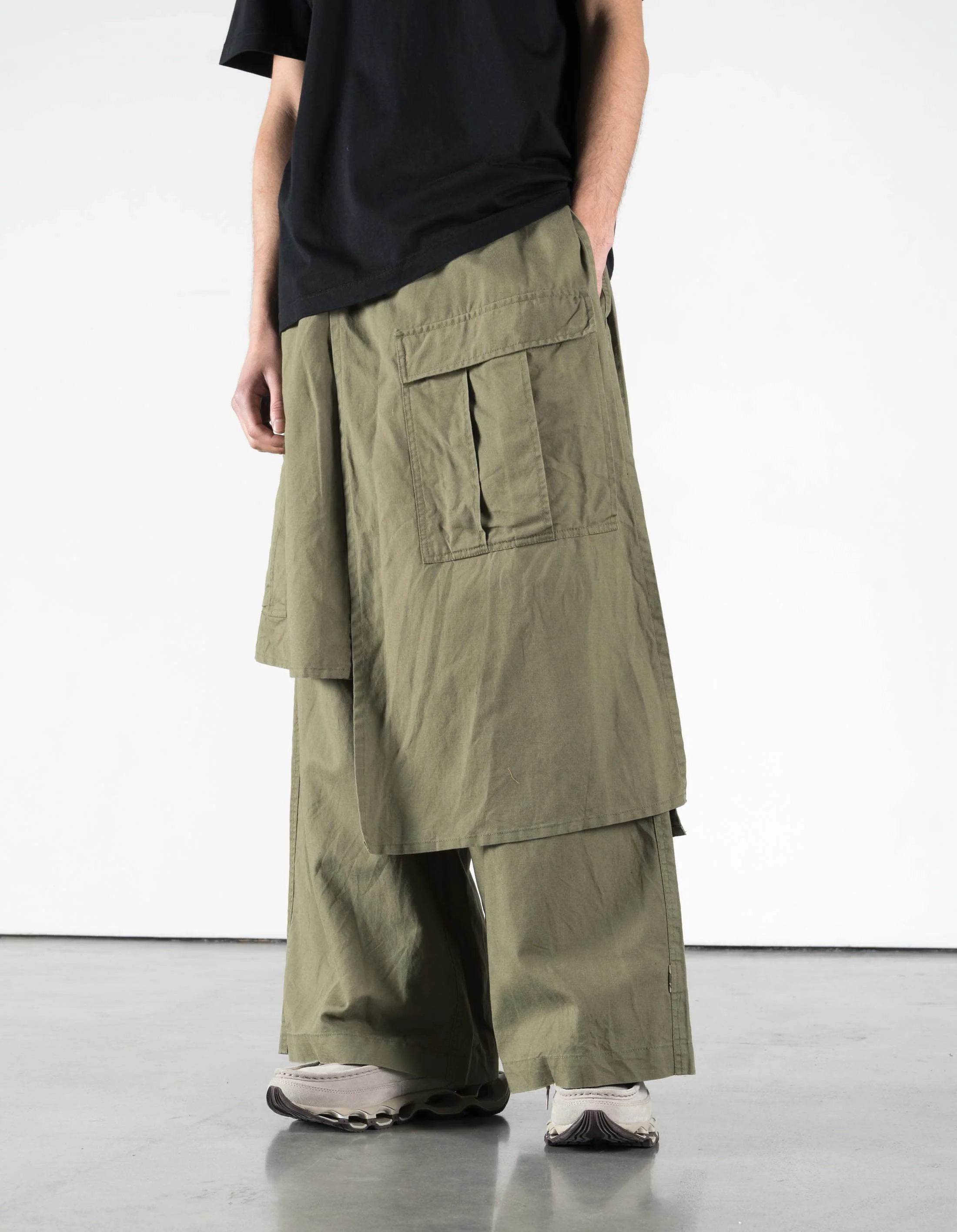 7398 WR Asym Cargo Hakama Pants Olive OG-107F - Image 3